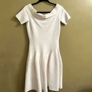 Embossed Off the Shoulder A-line White Dress
Alexander McQueen